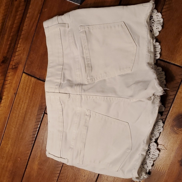 GIRLS SHORTS - Picture 3 of 3